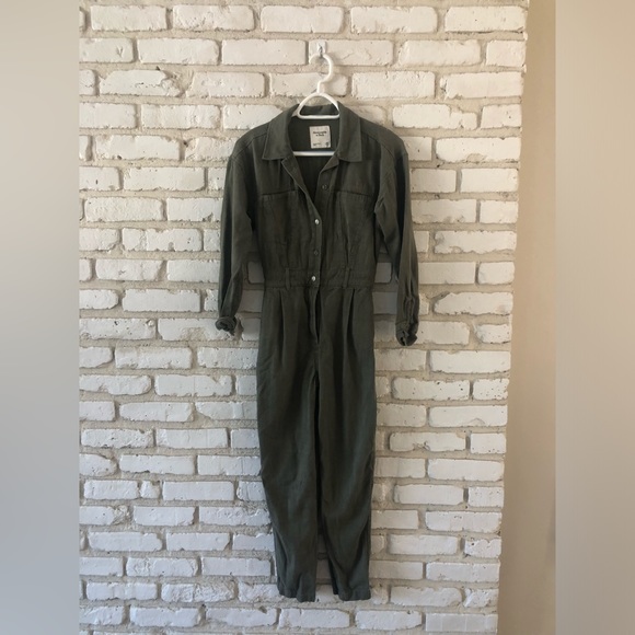 Abercrombie and Fitch long sleeve utility jumpsuit - Picture 1 of 5